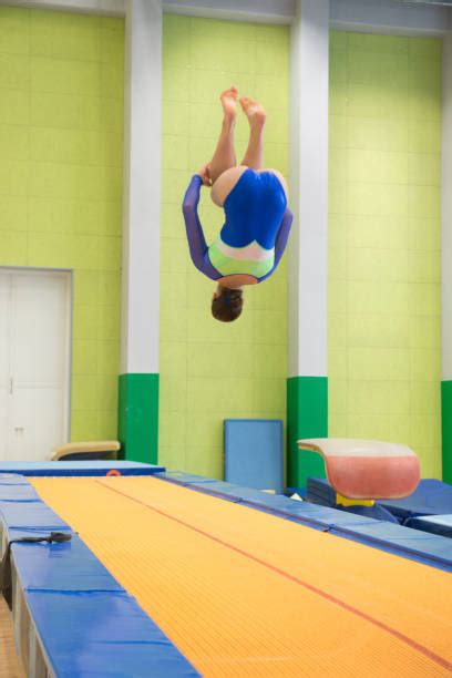 Gymnastics Backflip Tutorial 的图像结果