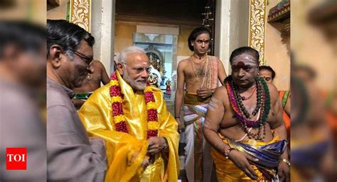 PM Narendra Modi visits Hindu, Buddhist temples and mosque in Singapore ...