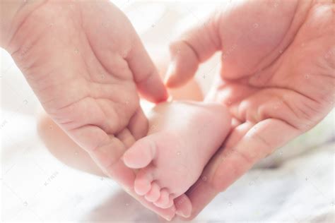 新生儿,足,小的,毯子,新生活,新的,父母,婴儿,趾甲,人类脚趾摄影素材,汇图网www.huitu.com