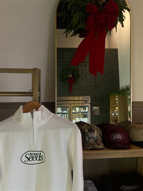 Good Seeds Quarter-Zip in Green – The Good Seeds Co.