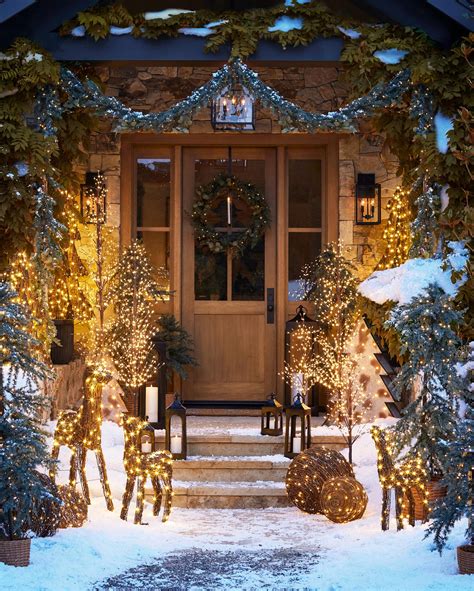 23 Stunning Christmas Front Door Decor Ideas to Dazzle Your Guests