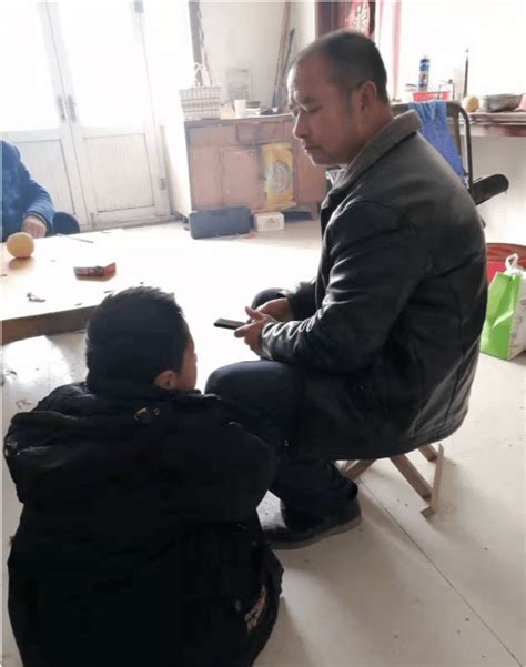 邯郸市肥乡区一学校与新农合打配合，学生不缴费不让上课_程先生