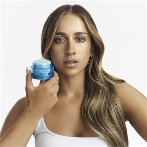 Neutrogena-owner Kenvue names new CFO - FashionNetwork India