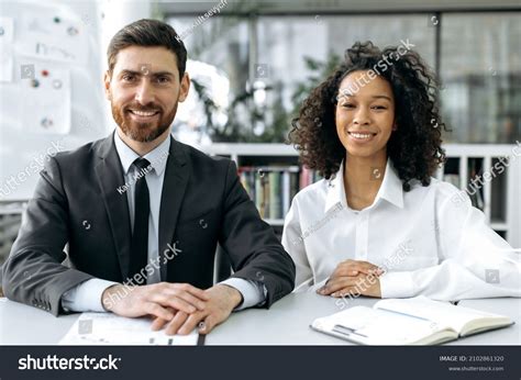 Multiracial Business People 的图像结果