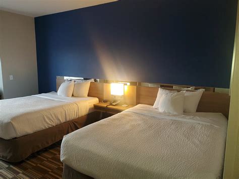 MICROTEL INN & SUITES BY WYNDHAM FOUNTAIN NORTH - Hotel Reviews, Photos ...