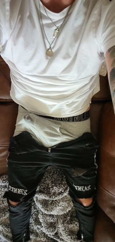 I leak a lot of precum 🤤 : r/gaycumsluts