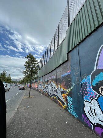 Paddy Campbell's Belfast Famous Black Cab Tours - 2022 What to Know ...