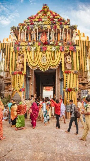 Rath Yatra 2023 Spectacle: Chaturdha Murati Gracefully Rides On Chariots