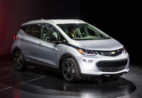 2017 Chevrolet Bolt EV Shown At CES: Video