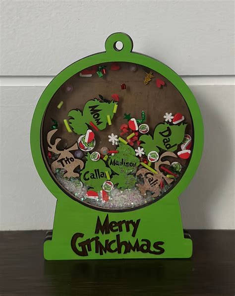 Grinch Snow Globe
