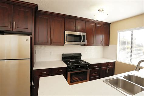 Chateau W6600 Apartment Homes - Van Nuys, CA 91406 | ApartmentGuide.com