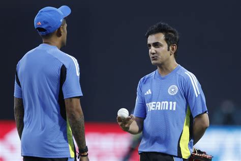 "Next lock him inside a room" - K Srikkanth slams Team India's bowling ...