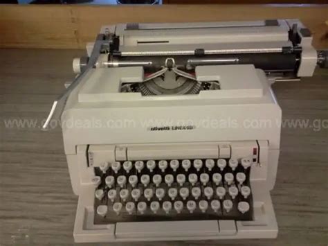 VINTAGE OLIVETTI TYPEWRITER | GovDeals