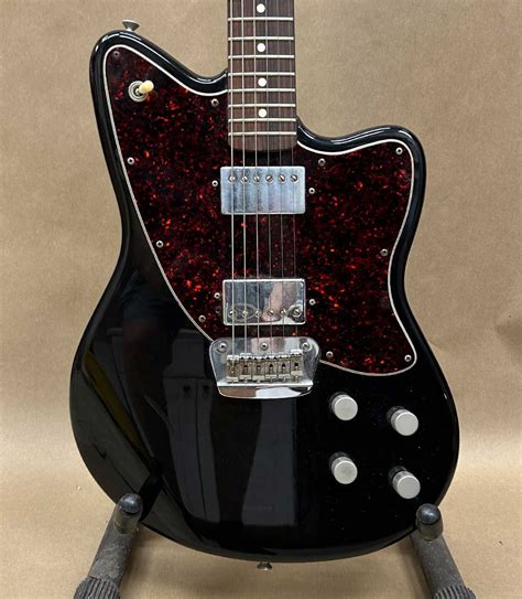 Fender Toronado Deluxe Edition MIM - 1998 | Chicago Pawners & Jewelers