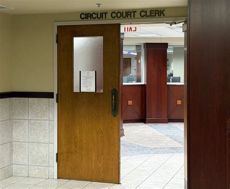 Barren circuit clerk offers Spanish tool for protective order ...