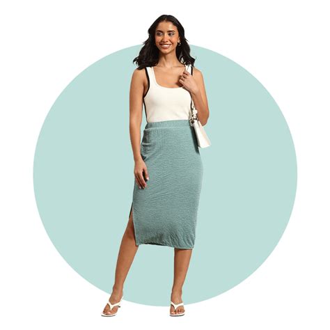 Qurvii - Destination for women of all sizes with curves