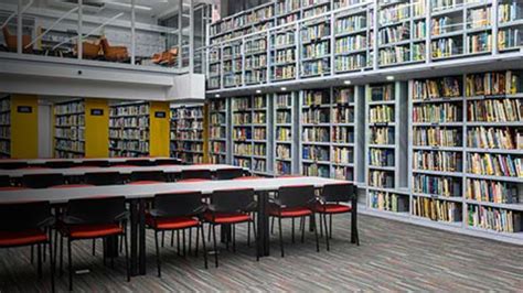 El Británico reabre su biblioteca en inglés » Crónica Viva