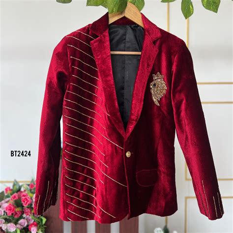 Bt2424 Boys Maroon Velvet Blazer with Golden Lion Crest – Party & Wedd ...