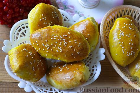 Рецепт: Пирожки с курицей (в духовке) на RussianFood.com
