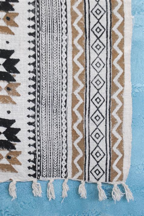 SIMSUN - BLOCK PRINTED THROWS – Art Avenue