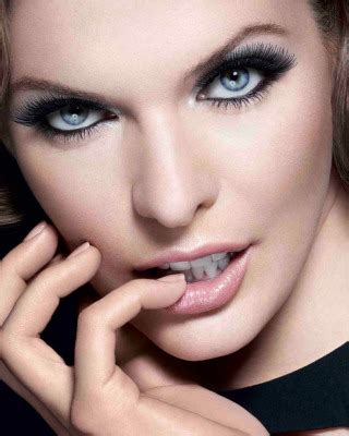 Download wallpaper eyes, look, girl, face, style, hand, milla jovovich ...