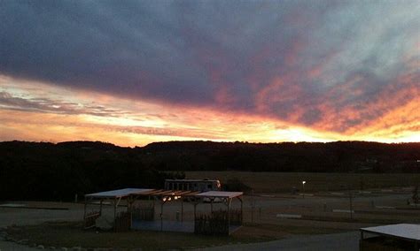 QUIET CREEK RV RESORT (Fredericksburg) - Campground Reviews & Photos ...