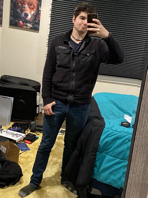 Does anyone know how your supposed to just interact with strangers and make friends? Cause ngl ...