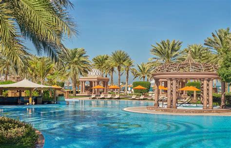 Emirates Palace Mandarin Oriental Pool: Pictures & Reviews - Tripadvisor