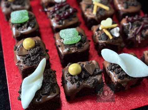 The Addams Family Cake Bites | Addams Family Values