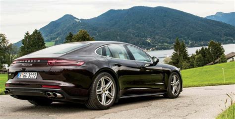 2017 Porsche Panamera 4S - Read this story on Magzter.com