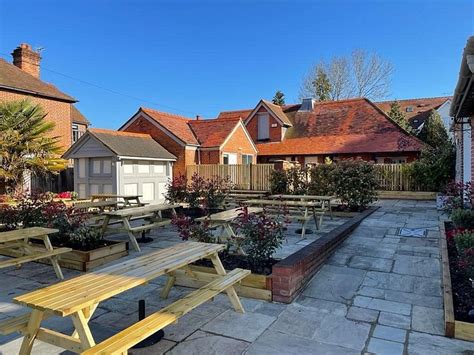 THE CROWN (Cookham) - B&B Reviews, Photos, Rate Comparison - Tripadvisor