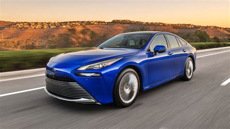 Here's What Needs To Happen For Hydrogen Cars To Take Off (And Why EVs Hold Them Back)