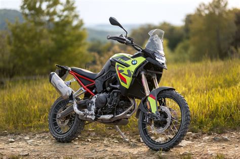Comparaison des motos BMW F 900 GS 2024 VS. Yamaha Tenere 700 2024