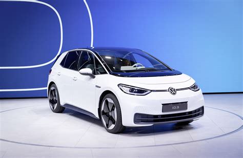 Volkswagen onthult elektrische ID.3-auto met bereik van 330, 420 of ...