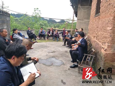 “卓越法律”人才实验班、大学生法律援助中心赴鄂州万秀村开展普法调研活动
