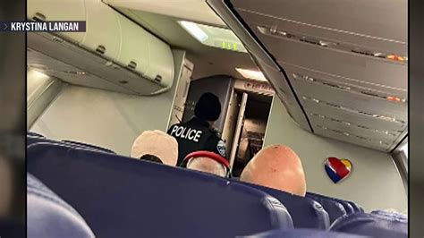 Southwest flight attendant arrested photos - Vestigeseekers.com