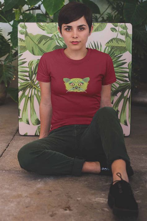 Women's Round Neck T-Shirt - Your Go-To for Everyday Elegance – stepevoli