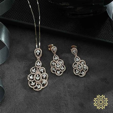 Buy Real Diamond Pendant set Online | Real Diamond Pendant set by Manubhai.