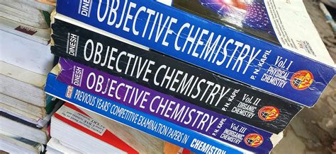 Amazon.in: Buy DINESH OBJECTIVE CHEMISTRY Book Online at Low Prices in ...