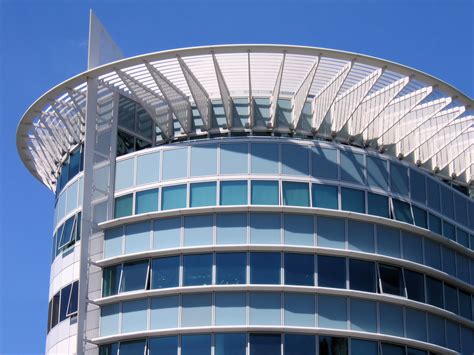 Futuristic Office Building 的图像结果