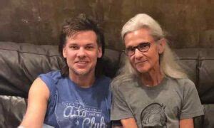 Bio, Personal Life and Net Worth of Theo Von's Parents | Wordility