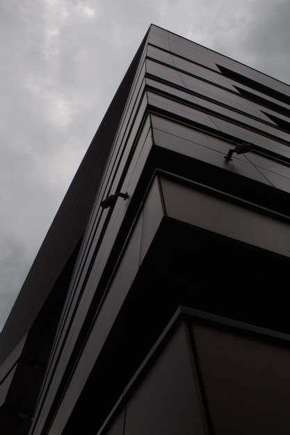 Low angle view of building against sky | Premium Photo