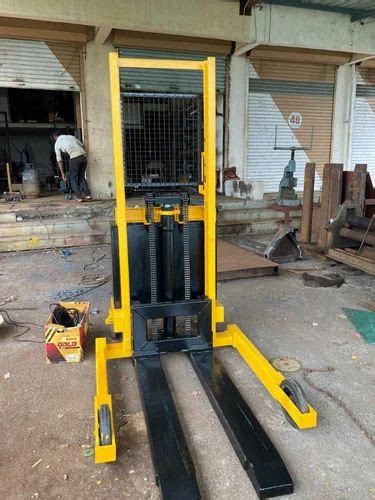 Hand Pallet Truck - Beam / Roll Pallet Truck Manufacturer from Boisar