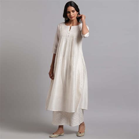 Chikankari And Mukaish Kalidar Kurta – Nandini Agarwal