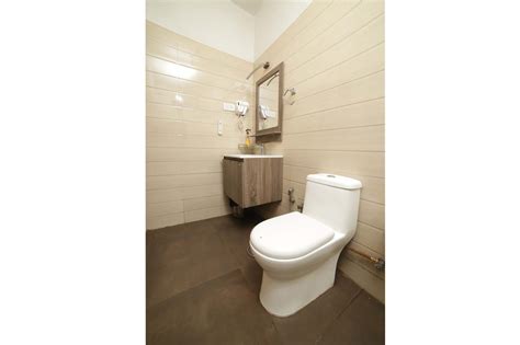 EagleWoods | Dormitory Room