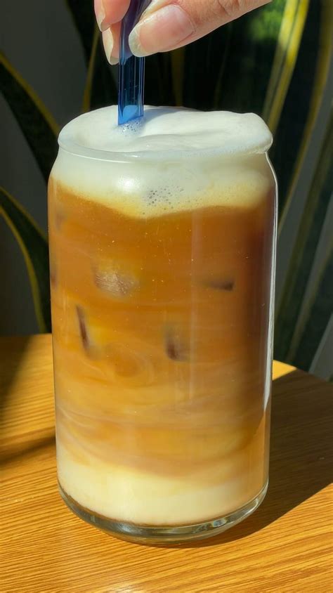 Red Bull Italian Soda [Video] | Recipe [Video] in 2024 | Italian soda ...