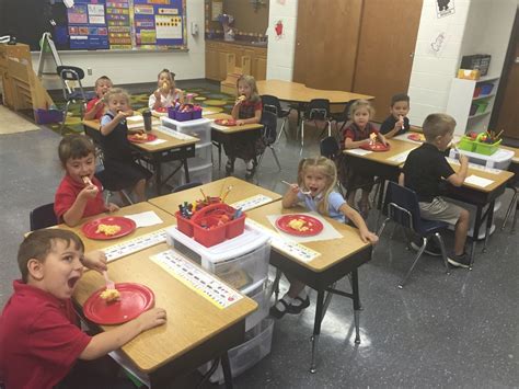 Com Mas Kindergarten 的图像结果