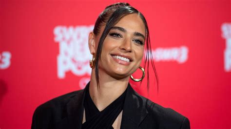 Amira Pocher: Jetzt enthüllt sie Details zu ihrem Neuen