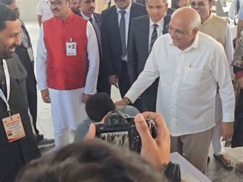 Harsh Sanghavi explores creative skills at 12th Chintan Shibir DyCM ...