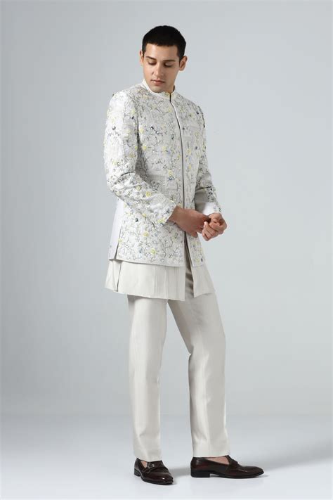 Buy Designer Bandhgala Suits for Men | Brahaan